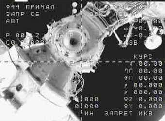 "Союз ТМА-11" с 16-м экипажем успешно отстыковался от МКС